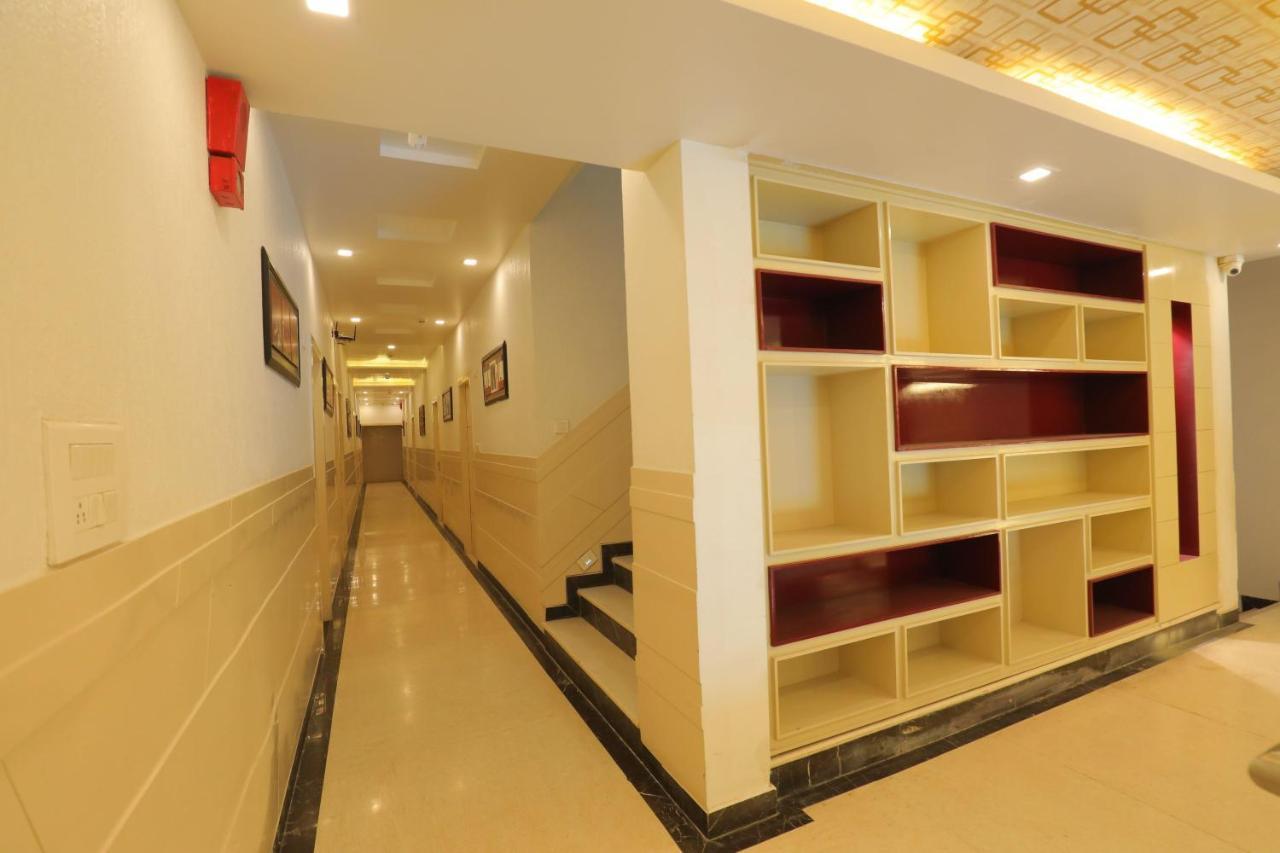 Hotel Sahib'S Red Carpet - The Family & Corporate Hotel อัครา ภายนอก รูปภาพ